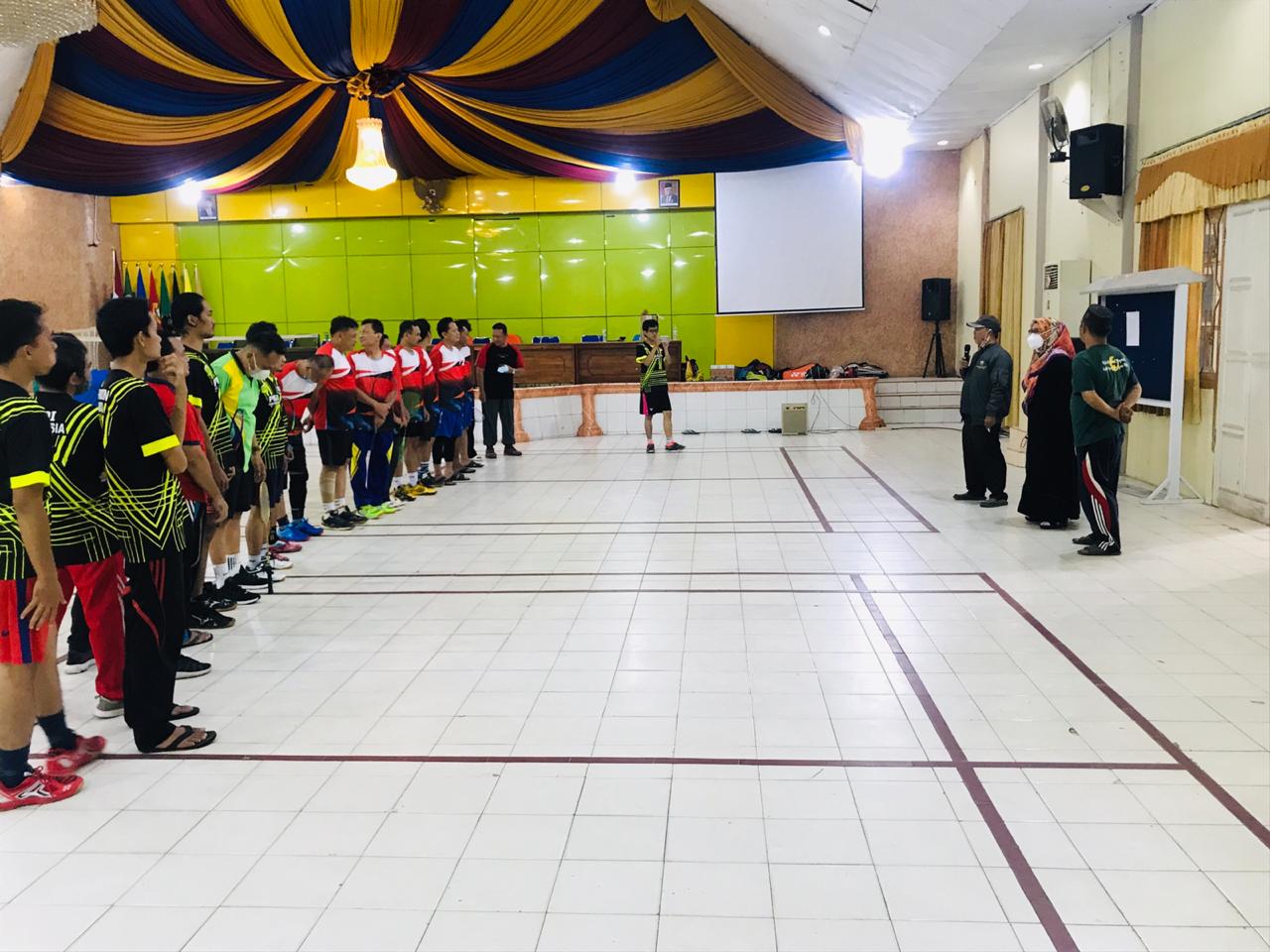 27Rektor-sambutan-Bulutangkis-dengan-UIN-RIL.jpeg