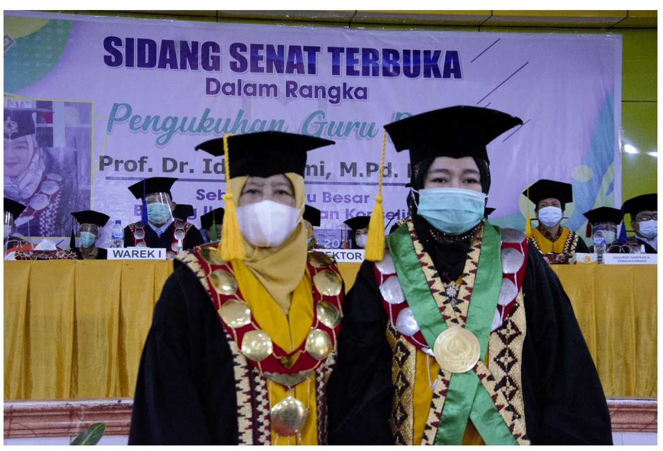 72Pengukuhan-Guru-Besar.jpg