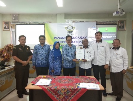 91penandatangan-kontrakgd-akademik-center.jpg