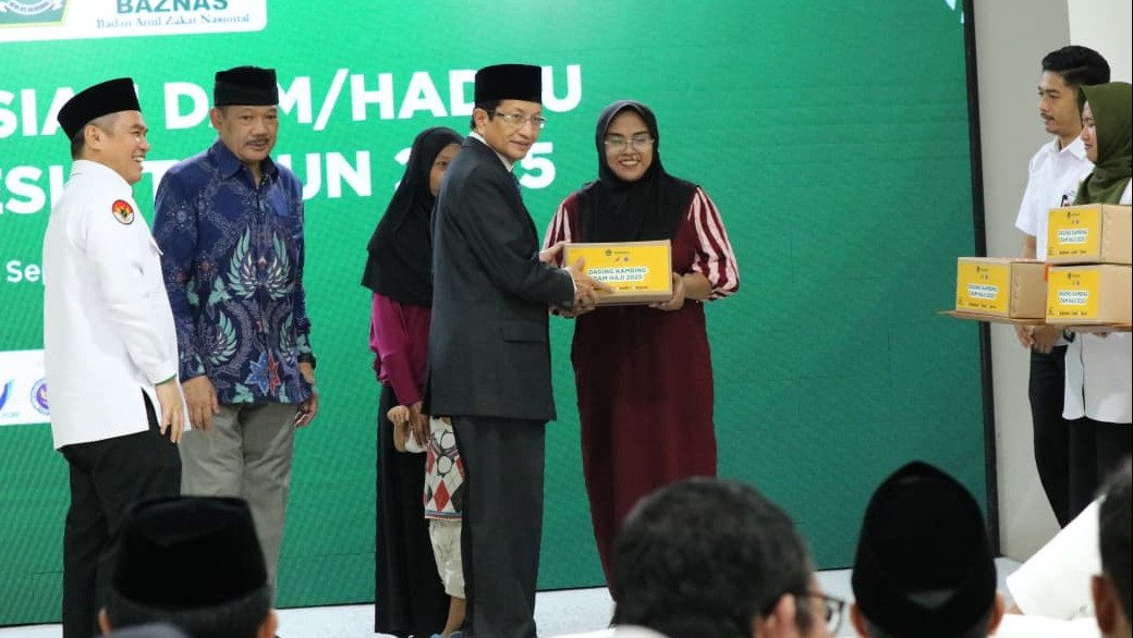 Penyerahan Daging DAM menag ke masyarakat 2025 1