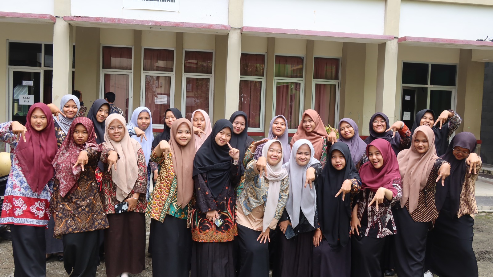 Hari Batik Nasional 3