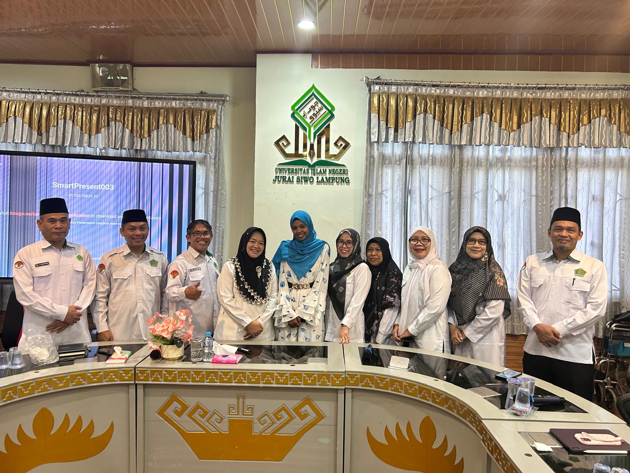 1. Mahasiwa asing tiba di Kampus UIN