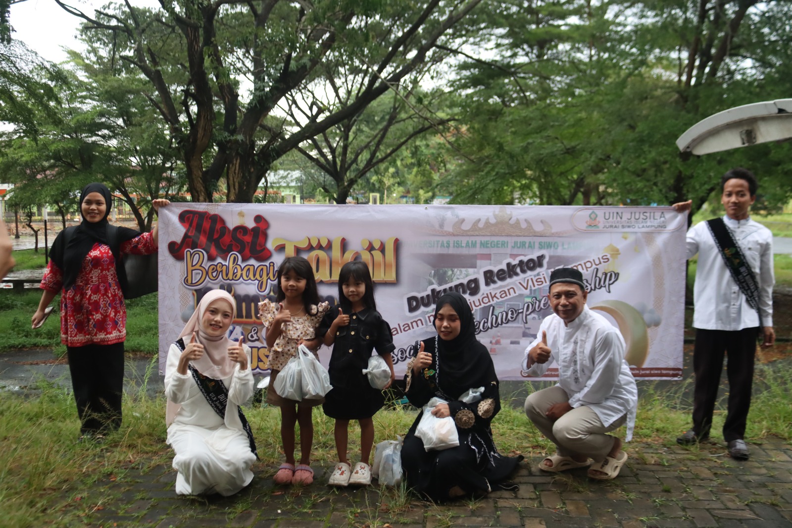 Bagi takjil rusun