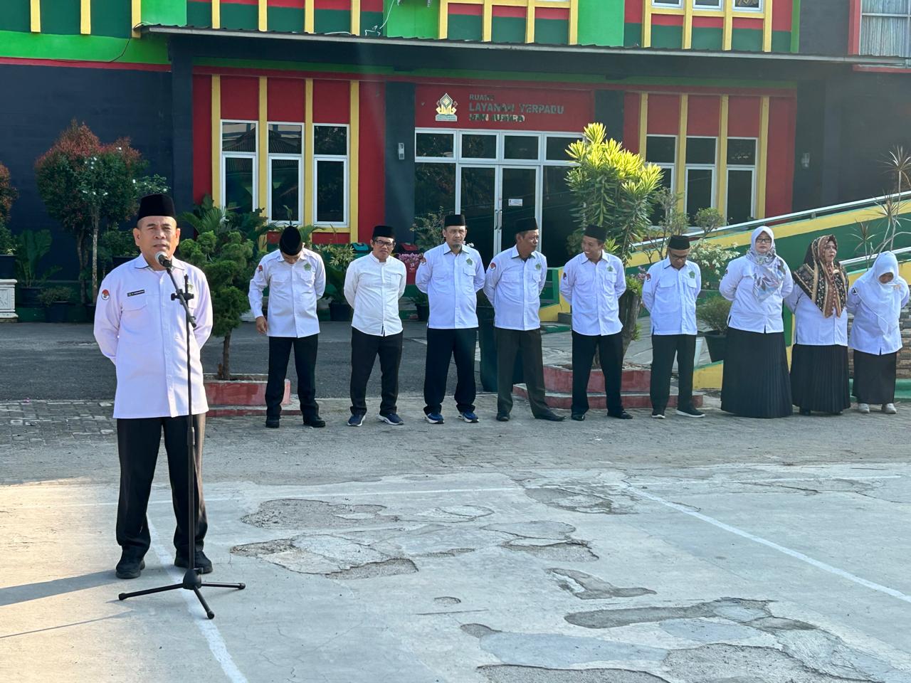 Apel pagi pimpinan dan pembina