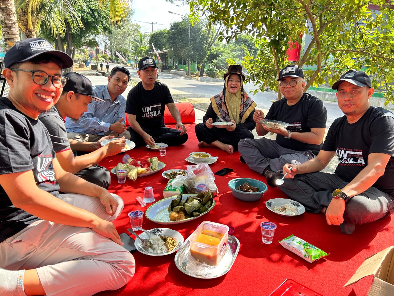 Makan di embung