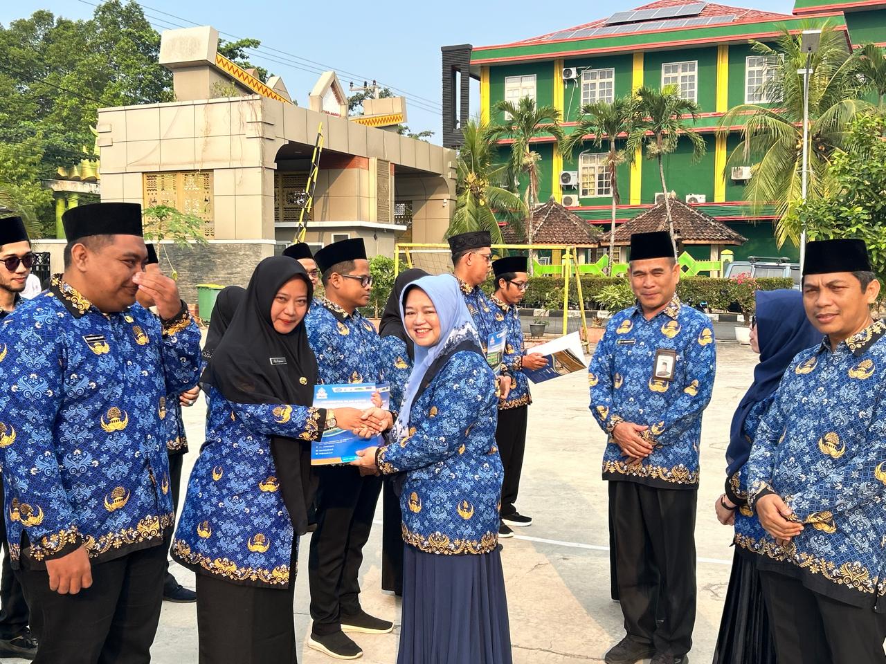 Penyerahan SK PNS
